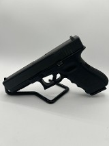 GLOCK 22 .40 S&W - 1 of 3