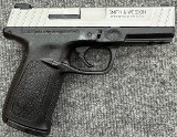 SMITH & WESSON SD40 VE .40 S&W - 1 of 3