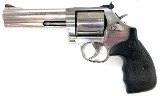 SMITH & WESSON MODEL 686-6 PLUS .357 MAG - 1 of 3