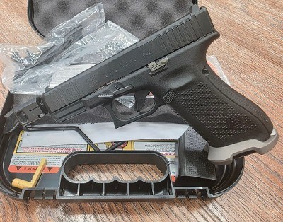 GLOCK G19 9MM LUGER (9x19 PARA)