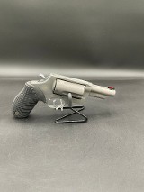 TAURUS THE JUDGE .45 colt / .410 - 2 of 3