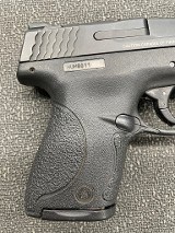 SMITH & WESSON M&P 40 Shield .40 S&W - 2 of 3