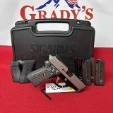 SIG SAUER P239 .40 S&W (.10.2x22mm/.40 Smith & Wesson)