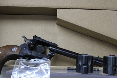 RUGER NEW MODEL SINGLE-SIX .22LR/.22MAG