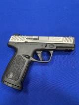 SMITH & WESSON SD40 2.0 .40 S&W - 1 of 3