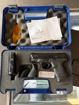 SMITH & WESSON M&P40 COMPACT .40 S&W - 3 of 3
