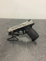 SMITH & WESSON SD40 VE .40 S&W - 1 of 3