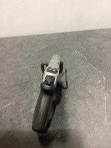 SMITH & WESSON SD40 VE .40 S&W - 2 of 3