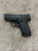 SMITH & WESSON M&P 9 SHIELD 9MM LUGER (9x19 PARA) - 1 of 2