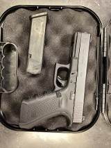 GLOCK G17 GEN 4 9MM LUGER (9x19 PARA) - 1 of 2