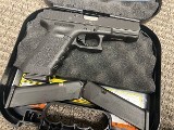 GLOCK G22 40 Smith & Wesson - 3 of 3