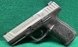 SMITH & WESSON SD40 VE .40 S&W - 2 of 3