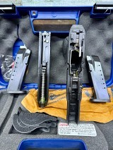 SMITH & WESSON M&P PRO CORE .40 S&W - 2 of 3