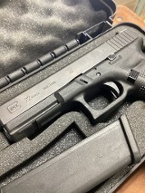 GLOCK 22 .40 S&W - 2 of 3