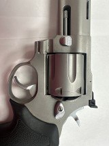 TAURUS 444 RAGING BULL .44 MAGNUM - 2 of 3