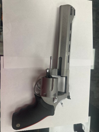 TAURUS 444 RAGING BULL .44 MAGNUM