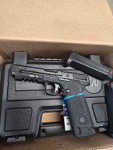 SMITH & WESSON M&P RANGE KIT .22 WMR - 2 of 3