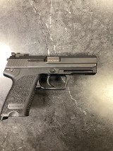 HECKLER & KOCH USP .40 S&W - 2 of 3