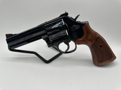 SMITH & WESSON MODEL 586-8 .357 MAG