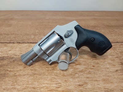 SMITH & WESSON MODEL 642 AIRWEIGHT .38 SPL