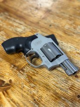 SMITH & WESSON 642 DELUXE .38 SPL - 2 of 2
