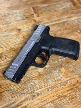 SMITH & WESSON SD9 2.0 9MM LUGER (9X19 PARA) - 1 of 2