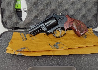 Smith & Wesson Performance Center Model 19 Carry Comp .38 SPECIAL/.357 MAGNUM