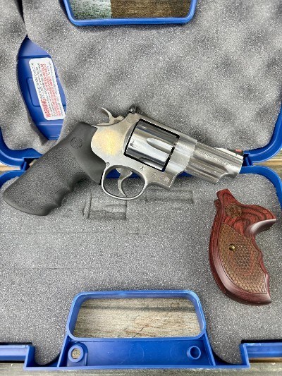 SMITH & WESSON 629-6 .44 MAGNUM