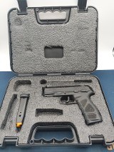 TAURUS TH40C .40 S&W - 1 of 3