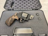 SMITH & WESSON 327 .357 MAG - 1 of 2