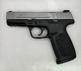 SMITH & WESSON SD40 VE .40 S&W - 2 of 3