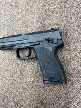 HECKLER & KOCH USP .40 S&W - 3 of 3