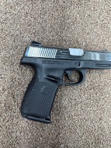 SMITH & WESSON SW40VE .40 S&W - 2 of 3