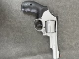 SMITH & WESSON 69 .44 MAGNUM - 2 of 3