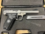 SMITH & WESSON SW22 VICTORY .22 LR - 1 of 3