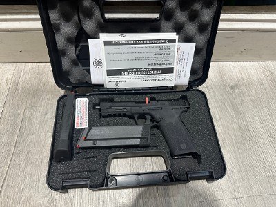 SMITH & WESSON M&P22 MAGNUM .22 WMR