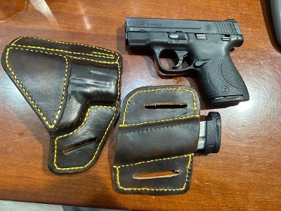 SMITH & WESSON M&P SHIELD .40 S&W