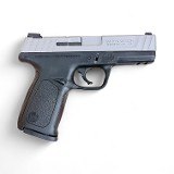 SMITH & WESSON SD40 VE .40 S&W - 2 of 2