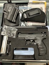 WALTHER P22 BLACK .22 LR - 2 of 3