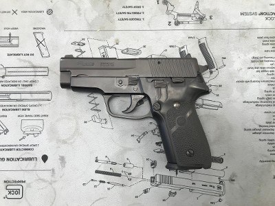 SIG SAUER P228 9MM LUGER (9x19 PARA)