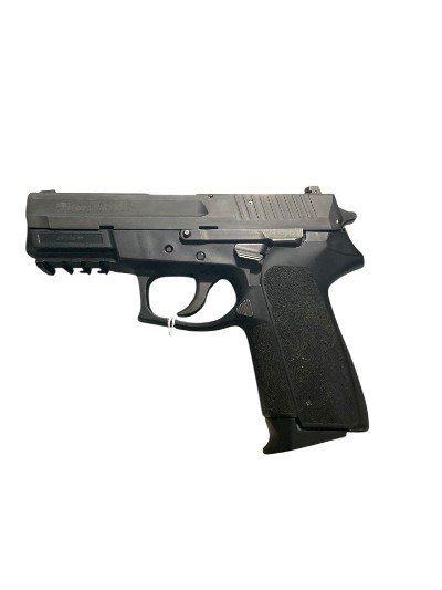SIG SAUER SP2022 9MM LUGER (9x19 PARA)