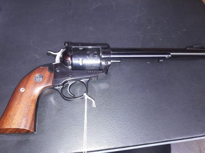 RUGER NEW MODEL SUPER BLACK HAWK .44 MAGNUM