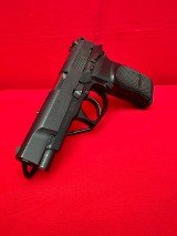 BERSA THUNDER 9MM LUGER (9x19 PARA) - 2 of 3