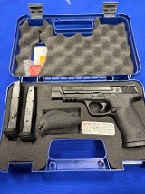 SMITH & WESSON M&P40.40 S&W - 2 of 3