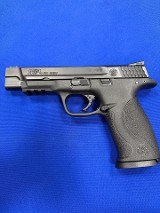SMITH & WESSON M&P40.40 S&W - 1 of 3