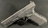 GLOCK G22GEN 4 .40 S&W - 2 of 3