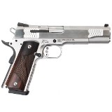 SMITH & WESSON SW1911 .45 ACP - 2 of 3 SMITH & WESSON SW1911 .45 ACP - 2 of 3