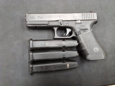 GLOCK G22 GEN 4 .40 CALIBER