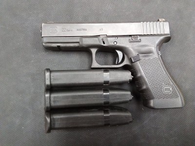 GLOCK G22
GEN 4 .40 CALIBER