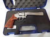 SMITH & WESSON 629 DELUXE .44 MAGNUM - 2 of 3